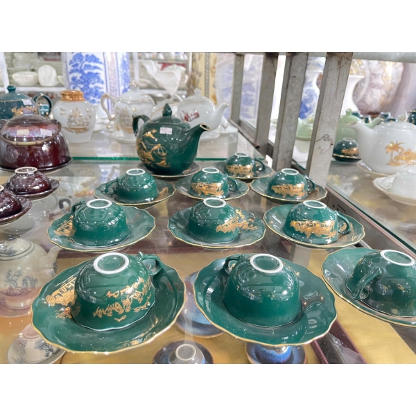 BỘ ẤM - TÁCH TRÀ  XANH NGỌC LỤC BẢO HỌA TIẾT VẼ VÀNG