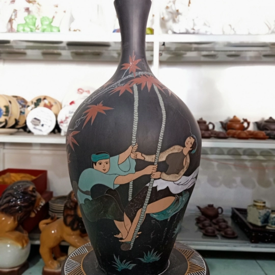 BÌNH GỐM SƠN MÀI ĐÁNH ĐU