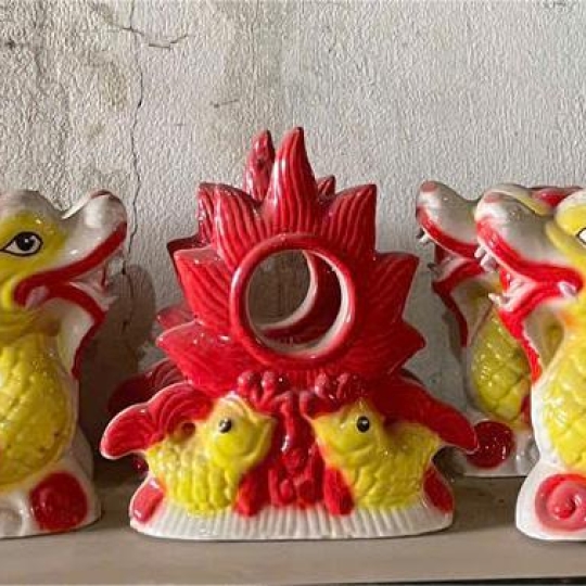 RỒNG SỨ CHẦU MẶT NGUYỆT